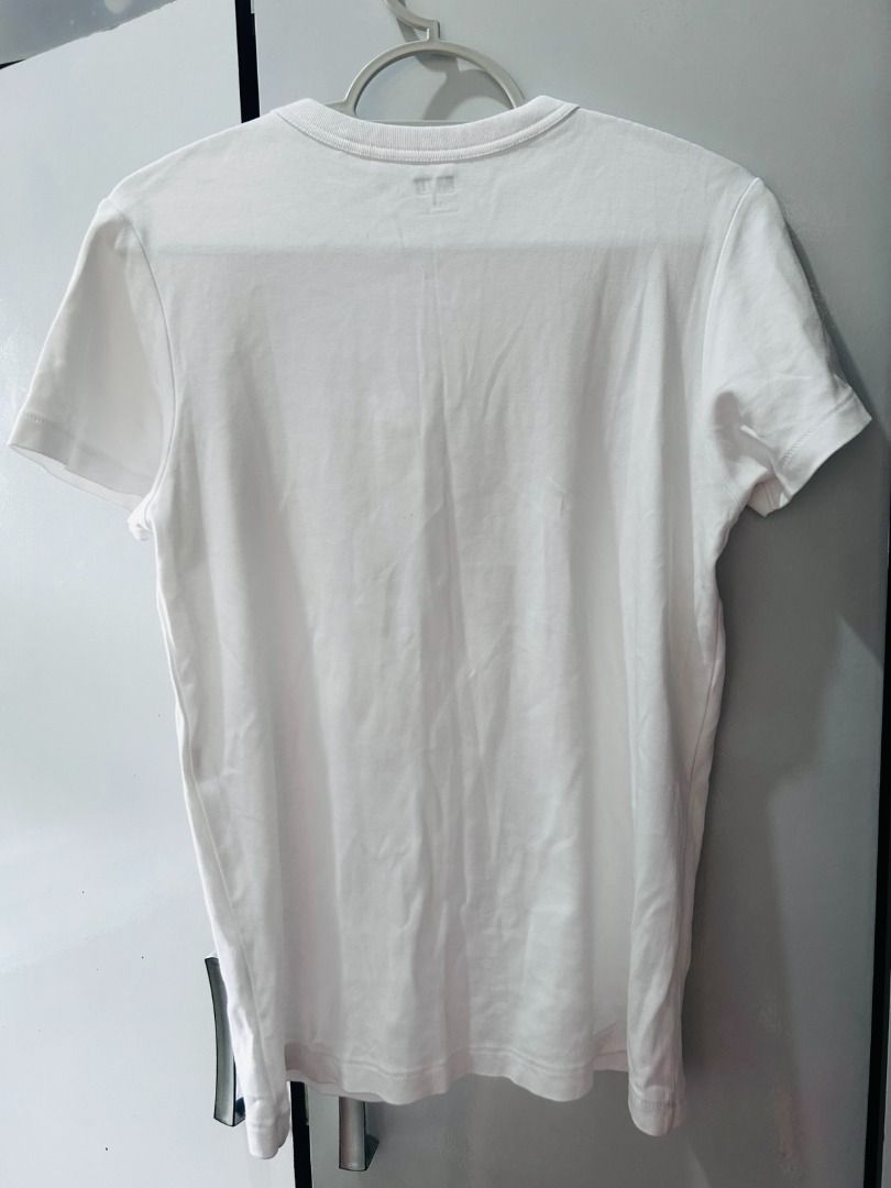 UNIQLO White Basic T-Shirt (Category: Shirts) located in Pasig City. Submitted by ladyleslieisletavelarde4902 (Listing ID 1462080301, Image 3). Description: Brand: Uniqlo Color: White Size: S to M | Bust 80-86cm Excellent preloved condition MOP: Gcash / Bank Transfer Purchase direct from store Delivery: SF shouldered by buyer .