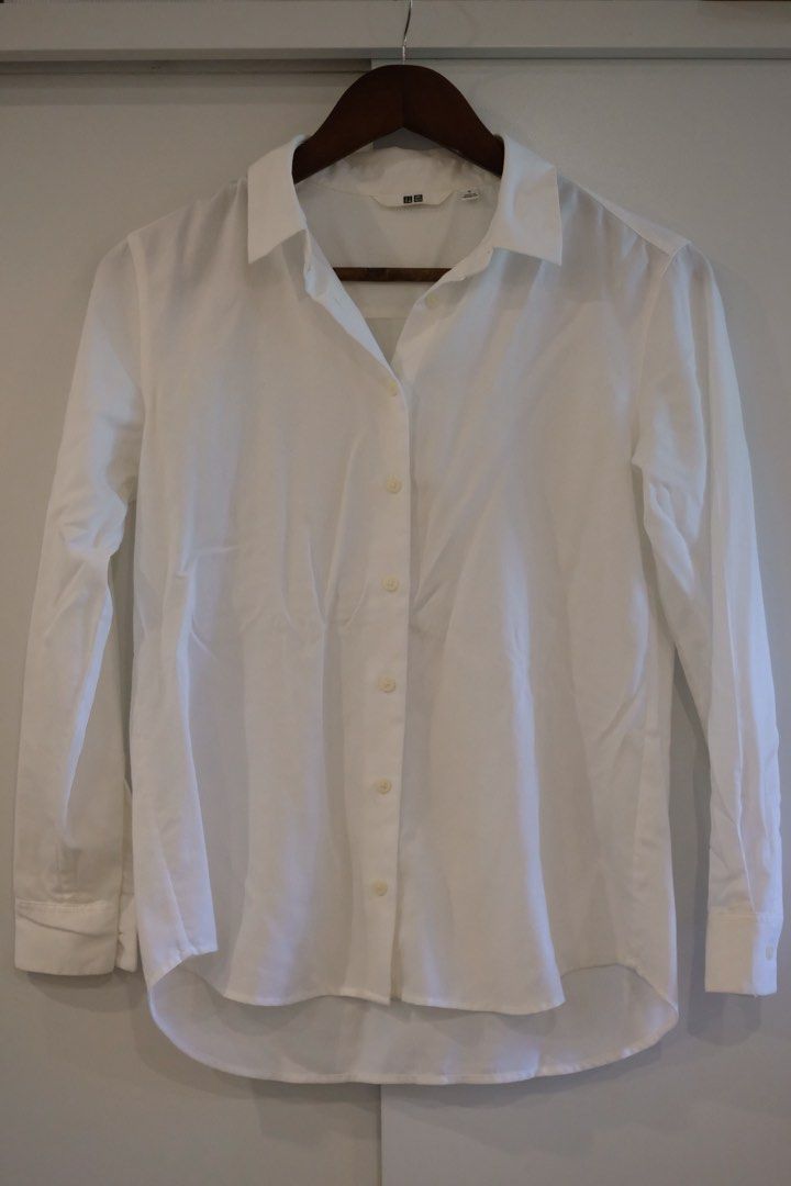 Uniqlo white longsleeves (Category: Longsleeves) located in Mandaluyong City. Submitted by declutterstuff12 (Listing ID 1462208101, Image 1). Description: Used once. For bridesmaid photoshoot .
