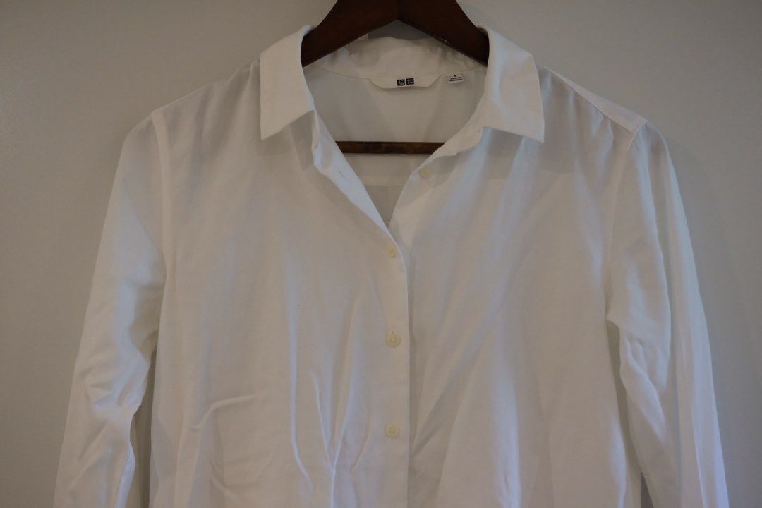 Uniqlo white longsleeves (Category: Longsleeves) located in Mandaluyong City. Submitted by declutterstuff12 (Listing ID 1462208101, Image 2). Description: Used once. For bridesmaid photoshoot .