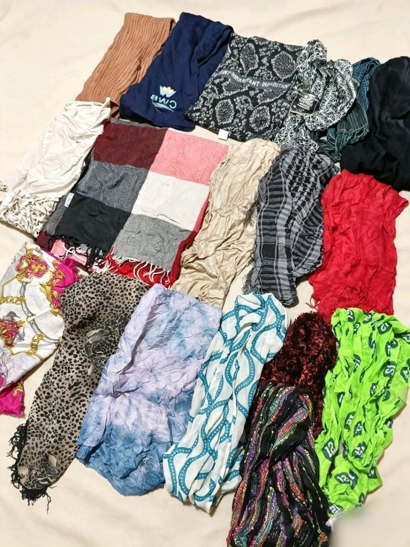 US SCARFS & SHAWL (Category: Cushions & Throws) located in Orani. Submitted by thinesolshoppe (Listing ID 1462042626, Image 2). Description: 𝐅𝐎𝐑 𝐓𝐀𝐊𝐄 𝐀𝐋𝐋‼️ 𝐓𝐀𝐊𝐄 𝐀𝐋𝐋‼️ 𝐔𝐒 𝐀𝐒𝐒𝐎𝐑𝐓𝐄𝐃 𝐒𝐂𝐀𝐑𝐅𝐒 & 𝐒𝐇𝐀𝐖𝐋 Mostly excellent condition pa. Meron pa rito may tag pa. 🅿️200 NA LANG LAHAT!.