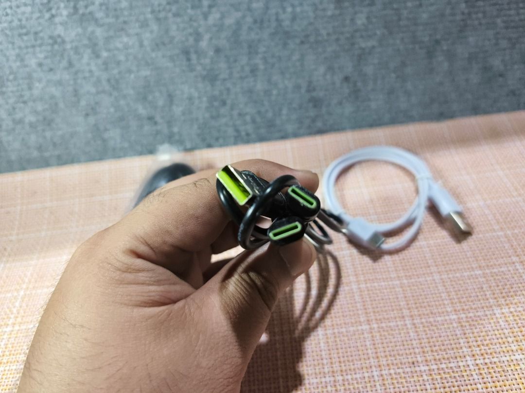 USB-C and Micro USB Charging Cables Set (Category: Chargers & Cables) located in San Leonardo. Submitted by burgossanleonardo.12345 (Listing ID 1462190533, Image 3). Description: - Set of 3 charging cables - Includes 1 white USB-C to USB-A cable - Includes 1 black cable with USB-A to Micro USB and USB-C connectors - Ideal for charging multiple devices simultaneously - All cables are in good working condition.