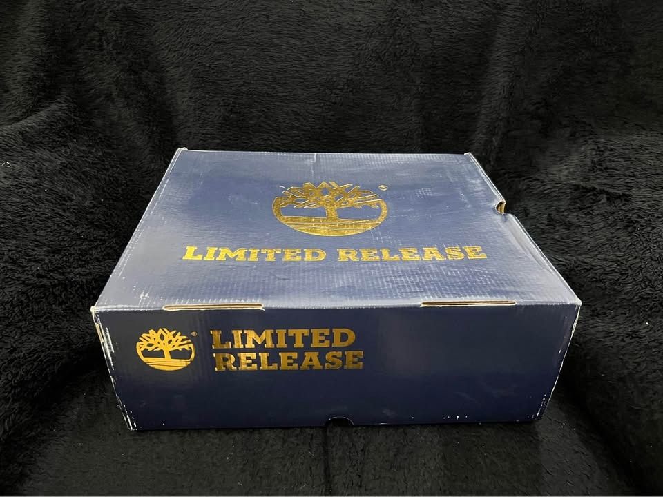 Used Timberland Boots (size 10us) (Category: Boots) located in Makati City. Submitted by sneaker_jhez (Listing ID 1462080983, Image 3). Description: For Sale! Used preloved Timberland Boots (size 10us) bought from Qatar - rarely use lang po. PM or call lang po dito sa Mobile for more inquiries, 09675564630.