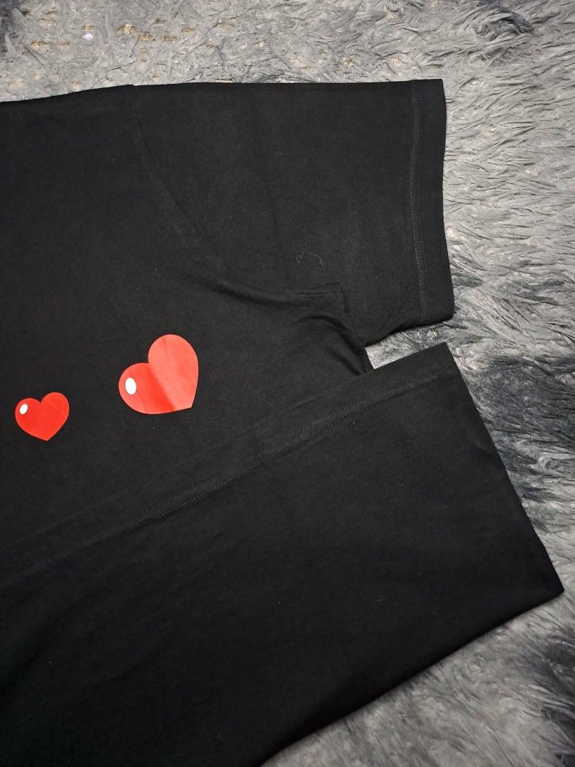 UT Uniqlo x Line Friends (Category: Tshirts & Polo Shirts ) located in Manila. Submitted by yaseen__73 (Listing ID 1462131534, Image 2). Description: Black Uniqlo UT x Line Friends graphic t-shirt featuring a cute graphic of Brown the bear reaching for floating red hearts. - Wearing Size : Large on Tag - Dimensions : See Photo - Color Rate : 9.9/10 - Flawless - Nearly New Condition Courier : J&T 🚛 Lalamove 🛵 MOP : G C A S H B A N K T R A N S F 