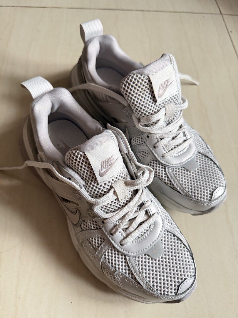 V2K Run Sneakers (Category: Sneakers) located in Manila. Submitted by mnlclaudia (Listing ID 1462090130, Image 2). Description: - Used twice lang po - Size: US 5.5 / UK 3 / EUR 36 - Color: Light Grey/Silver - Perfect for everyday wear or light workouts - Comfortable and stylish kicks!.