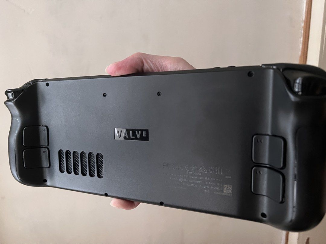 Valve Steam Deck lcd遊戲機 （分類：Nintendo 任天堂）位於 Hong Kong。 由 lwt138266 提交（商品編號 1462260134，圖片 2）。簡介： Steam Deck 遊戲機 改1tb高速SSD 1TB SSD耗電冇咁快 電池健康100% 有遊戲袋包 冇牛 有意DM 黃大仙地鐵交收。