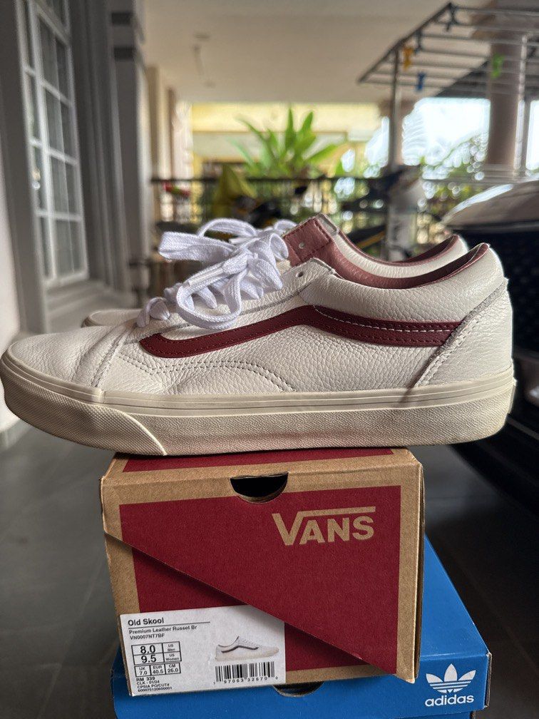 Vans Old Skool (Category: Sneakers) located in Kuala Lumpur. Submitted by thesoleedit (Listing ID 1462137708, Image 1). Description: Vans Okd Skool White Leather Worn only a few times and still in great condition! Very comfy and stylish — perfect for casual wear or travel. Colour: White / Red stripes Size: Mens US 8 / UK 7 Condition: Gently used, clean and well cared for Includes: Original box Reason for selling: Bought new shoe Classic Vans look