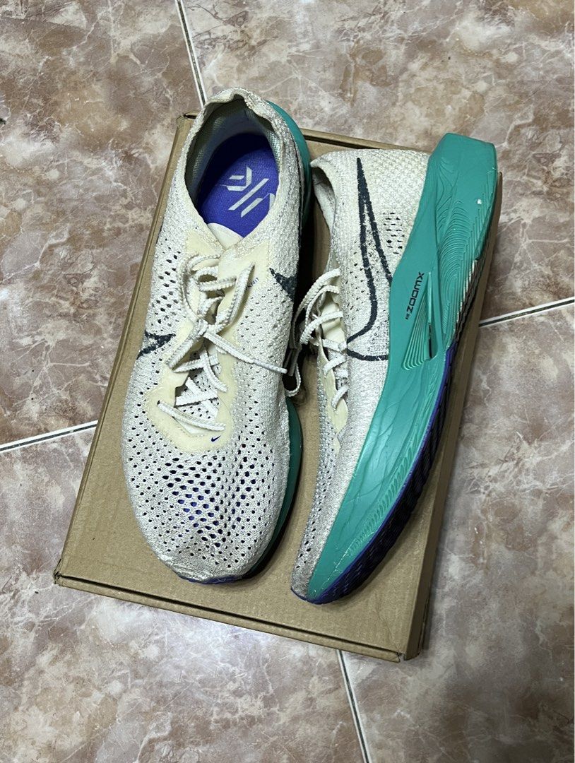 Vaporfly 3 White Jade Ice (Category: Sneakers) located in Iligan City. Submitted by curatedthrift.26 (Listing ID 1462227598, Image 1). Description: Vaporfly 3 White Jade Ice Authentic Mileage: Below 40km Issue: Signs of Usage Replacement box but still Vaporfly 3 negotiable .