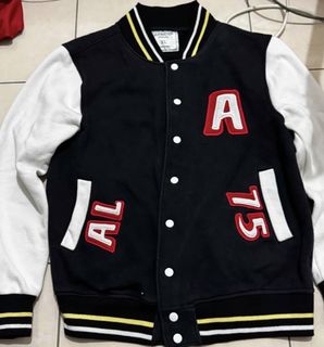 (Category: ) located in . Submitted by lunicothrift (Listing ID 1462079533, Image 1). Description: .