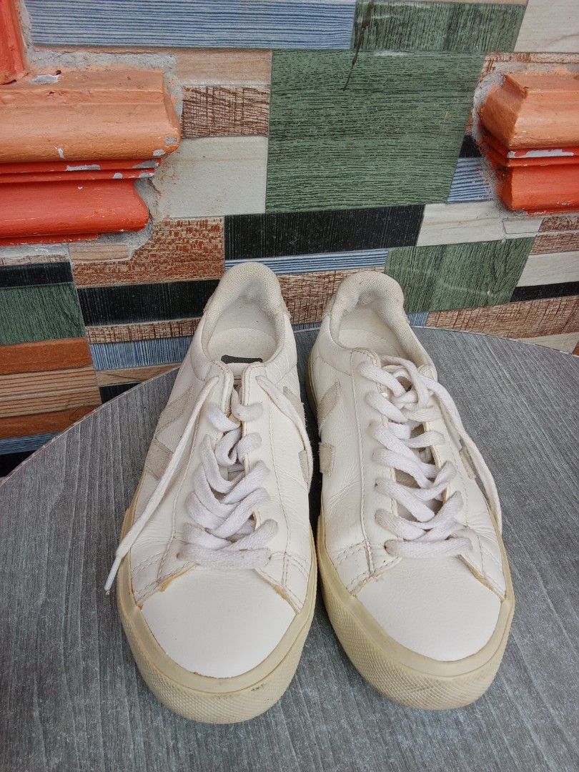 Veja Campo Sneakers White Leather (Category: Sneakers) located in Bacoor. Submitted by aileen678s75866 (Listing ID 1462045090, Image 1). Description: - White Veja Campo sneakers - Genuine leather upper with suede accents - Classic lace-up closure - Iconic Veja logo on side and heel - Light cream colored soles - Ideal for casual everyday outfits.