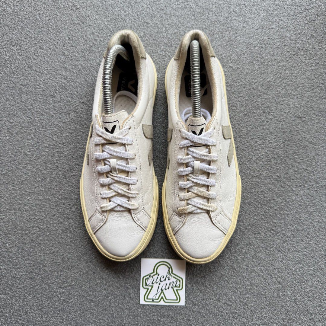 VEJA OCAMPO WHITE BEIGE (Category: Sneakers) located in Cagayan de Oro. Submitted by huntbytrickjam.v2 (Listing ID 1462095023, Image 2). Description: V-JA OCAMPO WHITE BEIGE US 7.5 WMNS / EURO 39 / CM 25 EXCELLENT Pair Only Sign of Usage M - 1699.