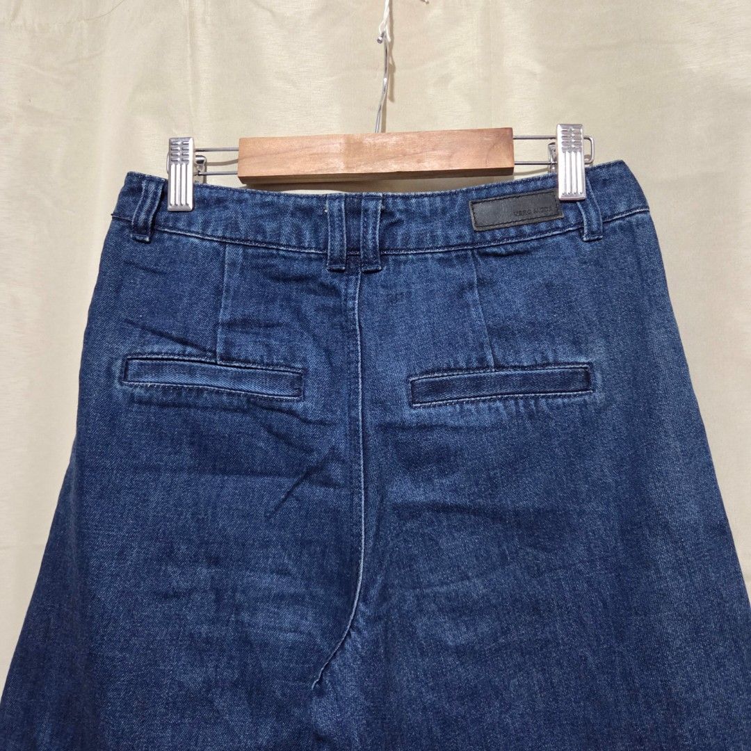 VERO MODA WIDELEG JEANS (Category: Jeans) located in Santiago. Submitted by fromboxes (Listing ID 1462151343, Image 2). Description: Like new Ships thru J&T Isabela North Luzon Shipping Nationwide No rush shipping 😊😊.