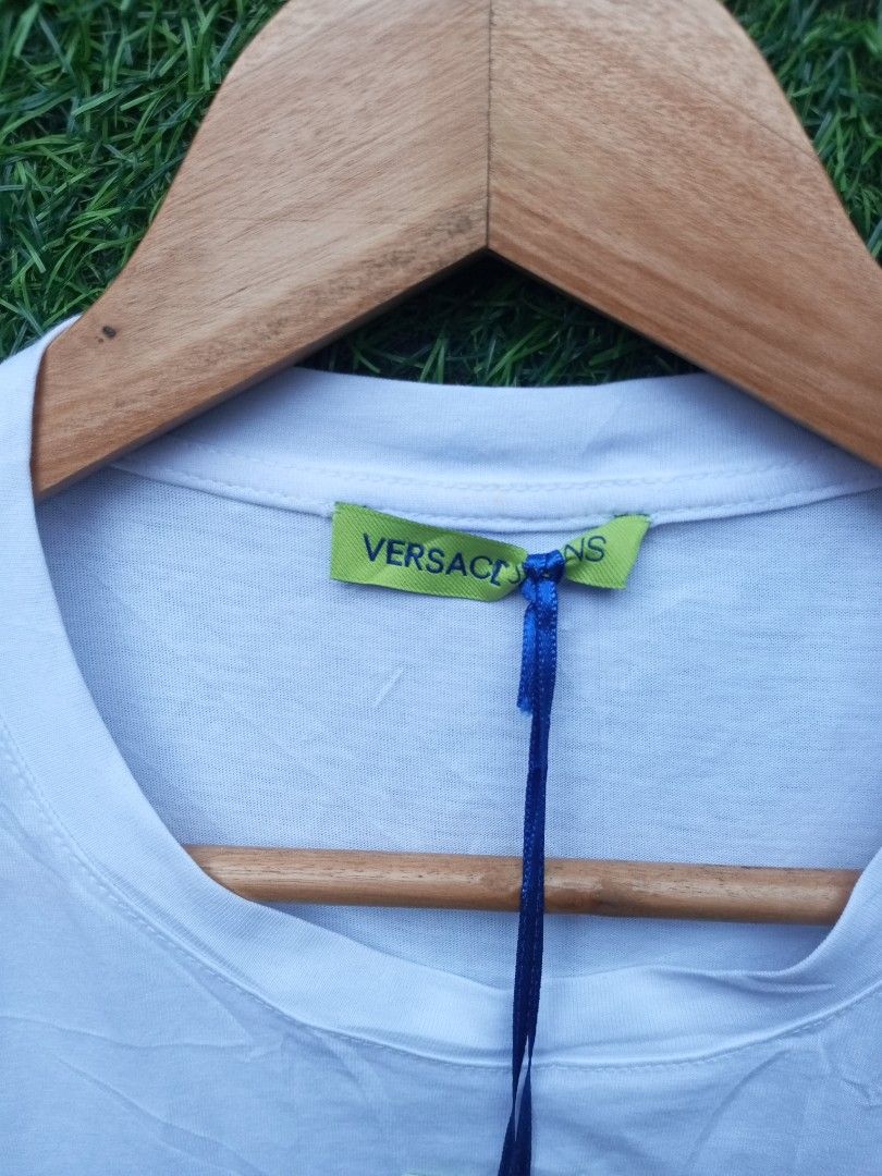 Versace (Category: Tshirts & Polo Shirts ) located in Santa Cruz. Submitted by romel_garments (Listing ID 1462140943, Image 3). Description: Versace excellent condition no issue medium best fit length 27 width 20 Cr 10/10.
