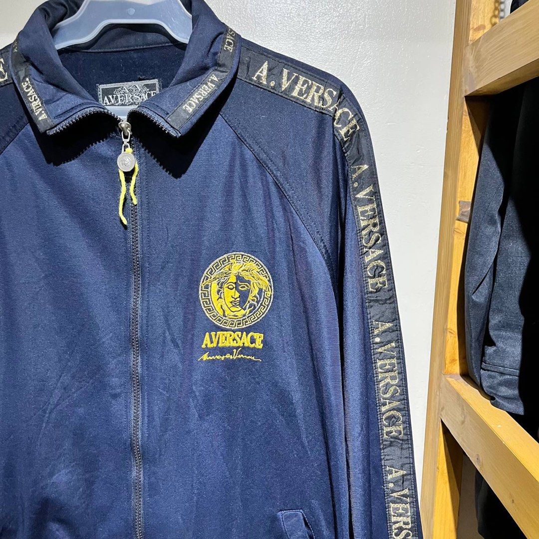 Versace side tape (Category: Luxury Apparel) located in Iloilo. Submitted by wear_it5k (Listing ID 1462206077, Image 2). Description: .