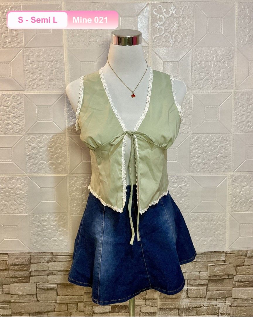 Vest Top (Category: Sleeveless) located in Rizal. Submitted by ahristyles26 (Listing ID 1462117125, Image 3). Description: BRADNEW - ₱110 EACH SMALL- SEMI LARGE.