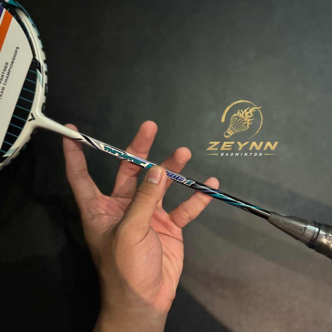 Victor Thruster K 220H II A ( White ) - Authentic / Original (Category: Racket and Ball Sports) located in Las Pinas. Submitted by lvespinaa (Listing ID 1462169394, Image 3). Description: ‼️AVAILABLE ONHAND : VICTOR THRUSTER 220H II A‼️ Looking for a power racket with a head-heavy balance, medium flex, and high tension? 👀 Built for players who want more power and a solid feel on every shot, while still being comfortable and easy to handle on cou