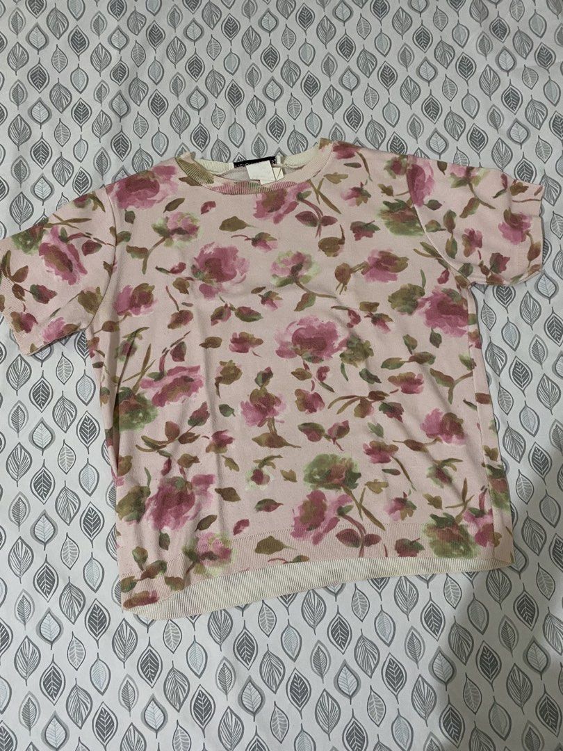 Victoria Jones Pink Top (Category: Others Tops) located in Quezon City. Submitted by irldn_ (Listing ID 1462175279, Image 1). Description: - never been used - size S - M.