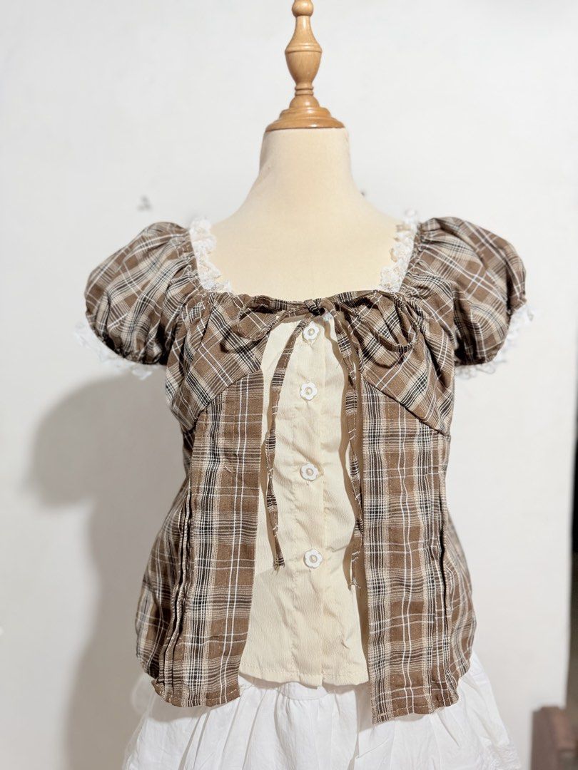Vietnam Blouse (Category: Blouses) located in Manila. Submitted by micahgn_.943 (Listing ID 1462166996, Image 2). Description: .