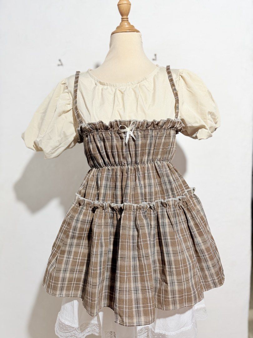 Vietnam Blouse (Category: Blouses) located in Manila. Submitted by micahgn_.943 (Listing ID 1462172204, Image 2). Description: .