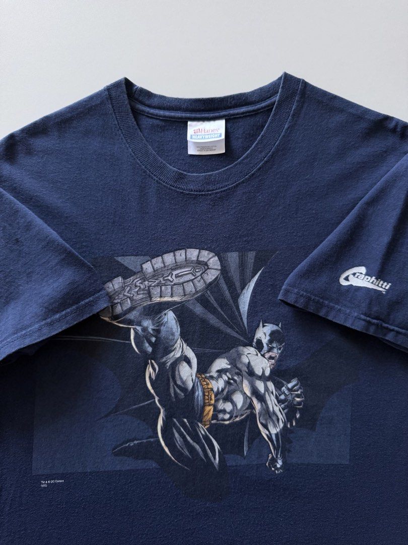 Vintage 2000s DC Comics Batman tee shirt (Category: Tshirts & Polo Shirts ) located in Santa Rosa. Submitted by arvintage.ph (Listing ID 1462177567, Image 1). Description: Details: Vintage 2000s graphitti design. Small on hanes heavyweight tag. Measurements of 18.5” x 30” Issue: Tiny tear at the underarm seam.