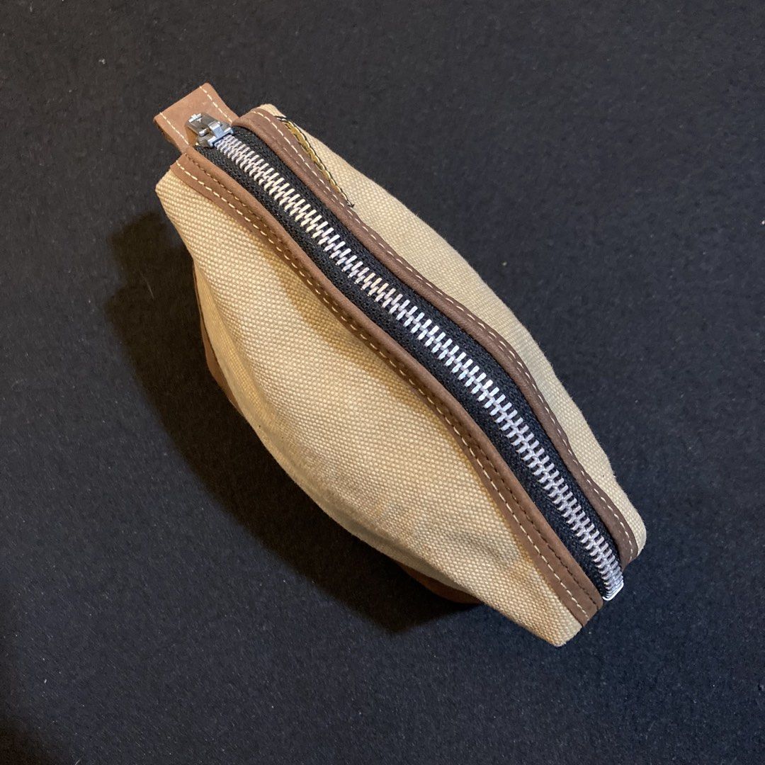 Vintage Armani Jeans Pouch (Category: Luxury Bags & Wallets) located in Malaybalay. Submitted by spl3ndd_artifacts (Listing ID 1462184008, Image 3). Description: .