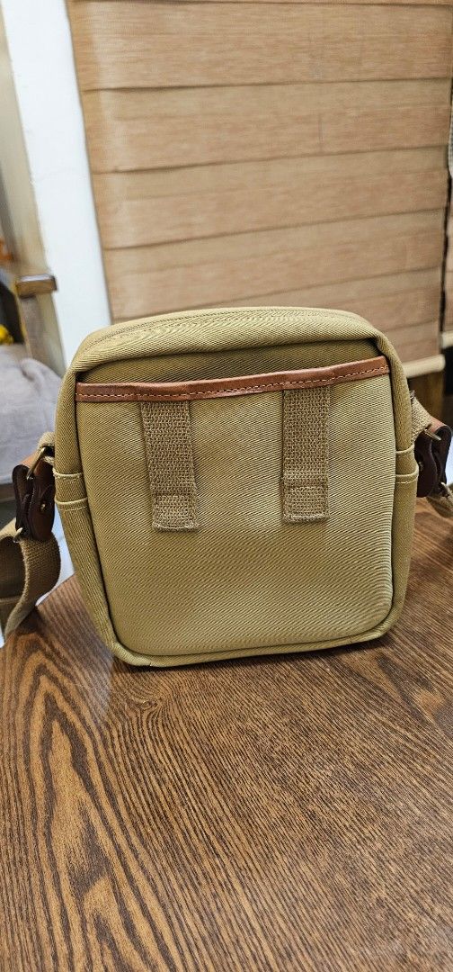 Vintage Billingham Pola Stowaway (Category: Luxury Bags & Wallets) located in Navotas City. Submitted by walburst (Listing ID 1462111392, Image 2). Description: Vintage Billingham Pola Stowaway series Made in England Prod Year: 1998 OPTI zippers Brass hardwares (complete and working) Guarantee card/paper In good condition considering its age. *minor leather piping cracks.