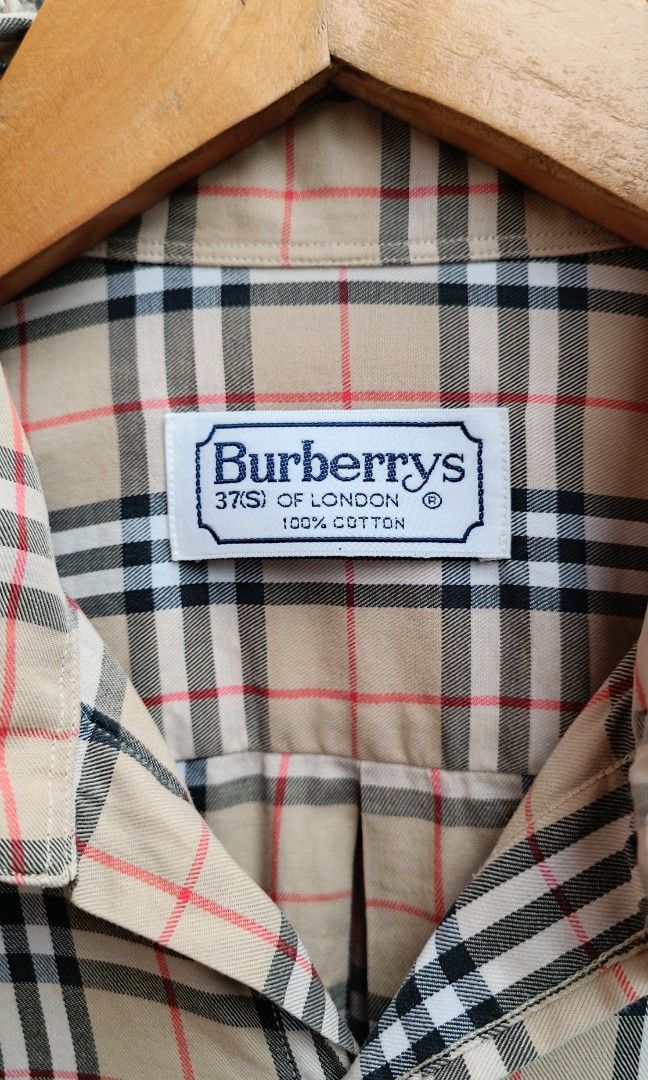 Vintage Burberry (Category: Trousers) located in Davao. Submitted by st333tcartel (Listing ID 1462048018, Image 3). Description: Small Length 30/31.5 Width 20.5 Issue:Missing button washable stain..