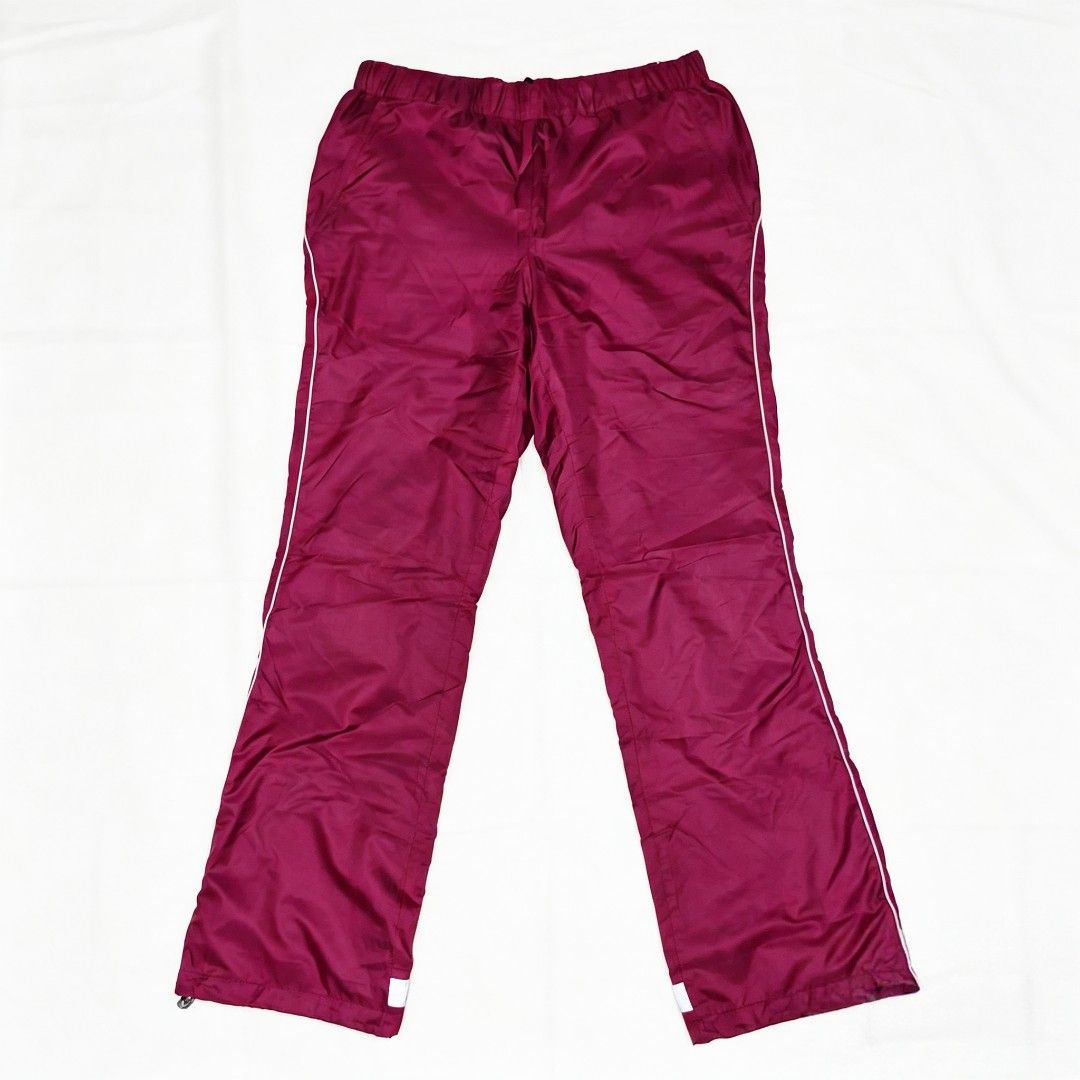Vintage Ellesse Track Pants (Category: Activewear) located in Quezon City. Submitted by rodthrift00 (Listing ID 1462213033, Image 1). Description: Waist: 26-32 ‎Length: 38.5 ‎Leg hole: 9 ‎9/10 ‎Issue: The Ellesse logo has faded.