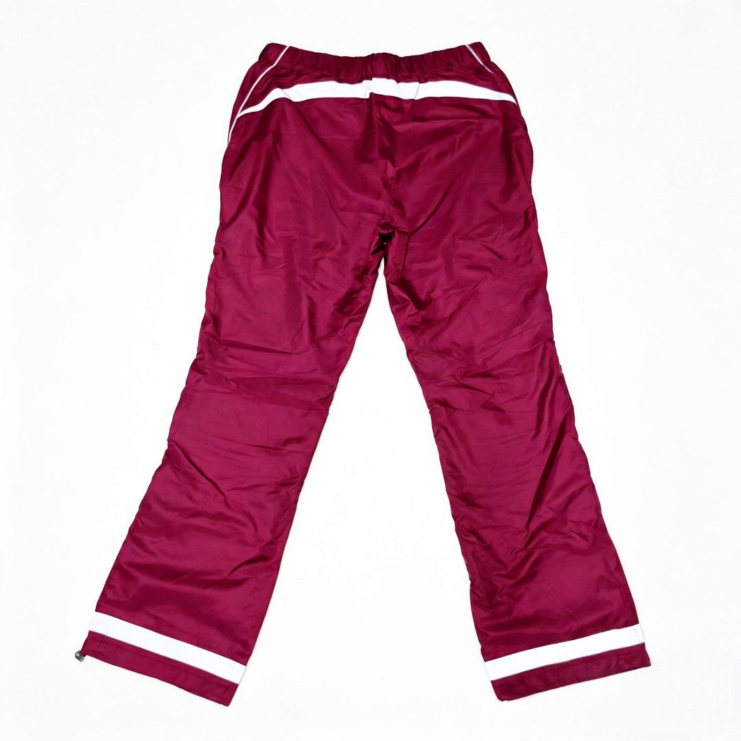 Vintage Ellesse Track Pants (Category: Activewear) located in Quezon City. Submitted by rodthrift00 (Listing ID 1462213033, Image 2). Description: Waist: 26-32 ‎Length: 38.5 ‎Leg hole: 9 ‎9/10 ‎Issue: The Ellesse logo has faded.