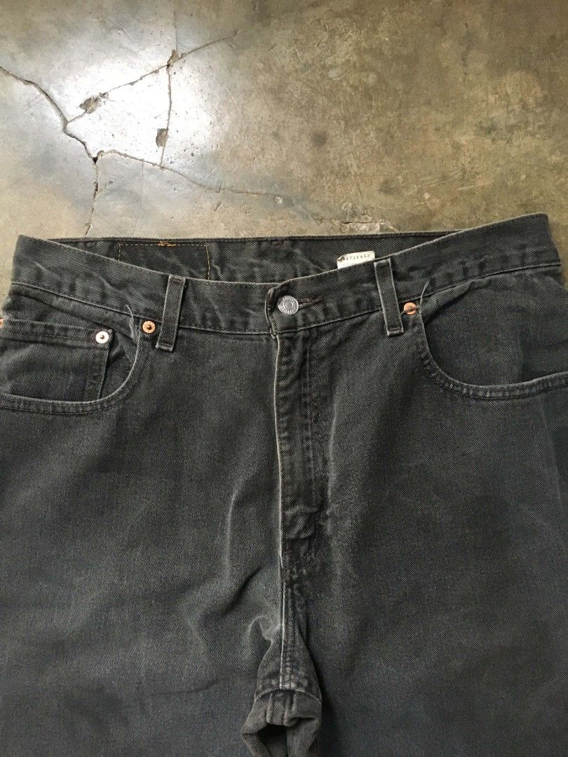 Vintage levis ANTI HEELDRAG?! (Category: Jeans) located in Manila. Submitted by dawgieseb (Listing ID 1462193906, Image 2). Description: negotiable onti 34x34.