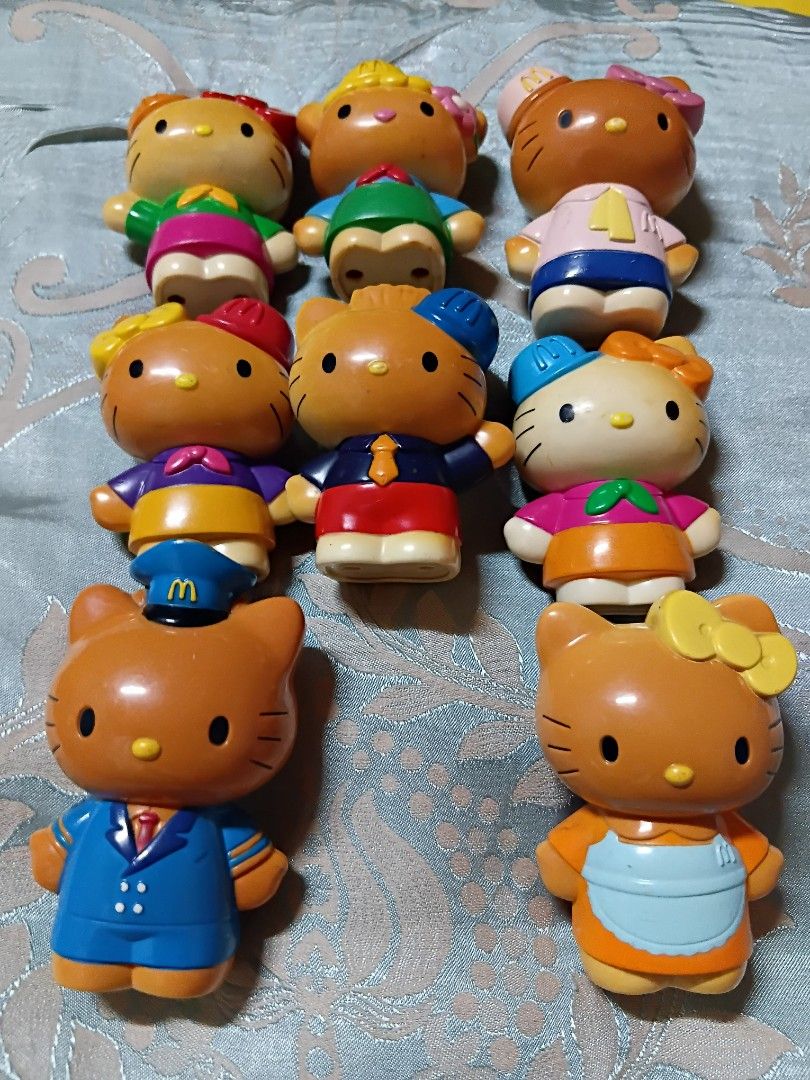 Vintage Mcdonald's Sanrio Hello Kitty (Category: Character Goods) located in Quezon City. Submitted by coffeeyuki56158 (Listing ID 1462063416, Image 2). Description: Vintage Mcdonalds Sanrio Hello Kitty sold as set po tho yellowish they are still presentable and colorful , expect from a secondhand and vintage already from 2001 mcdonalds happy meal good for hello kitty collectors check all photos po thanks qc areas meet ups and malls.