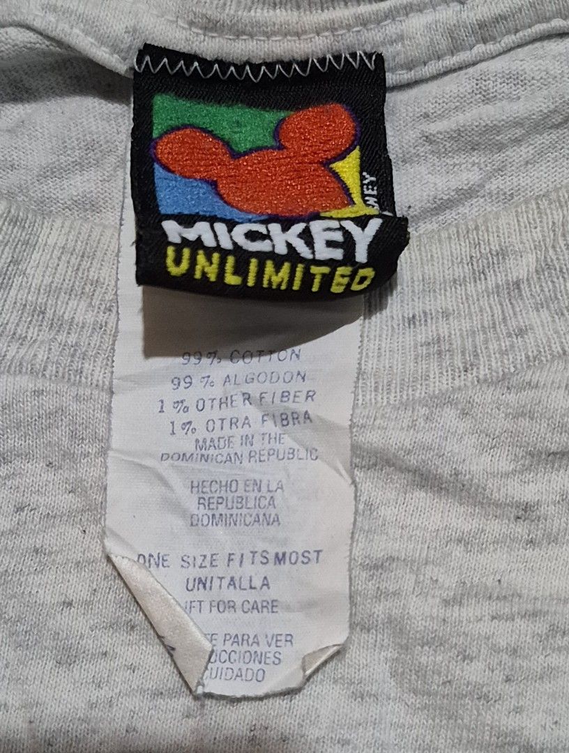 Vintage Mickey Shirt (Category: Activewear) located in Noveleta. Submitted by nep21 (Listing ID 1462161437, Image 3). Description: Vintage Rare Mickey Shirt Size XL Good Condition. Crack print 1,500 pesos shipped J&T Cavite location.