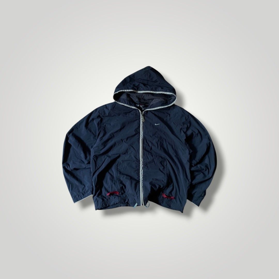 Vintage Nike Windbreaker 💥 (Category: Coats, Jackets and Outerwear) located in Batangas. Submitted by adoboqt (Listing ID 1462182449, Image 1). Description: .