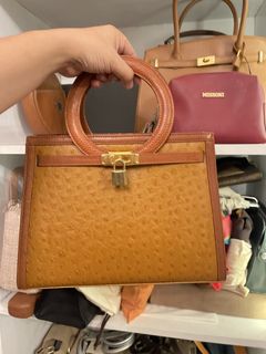 (Category: ) located in . Submitted by wardrovearchives (Listing ID 1462203703, Image 1). Description: .
