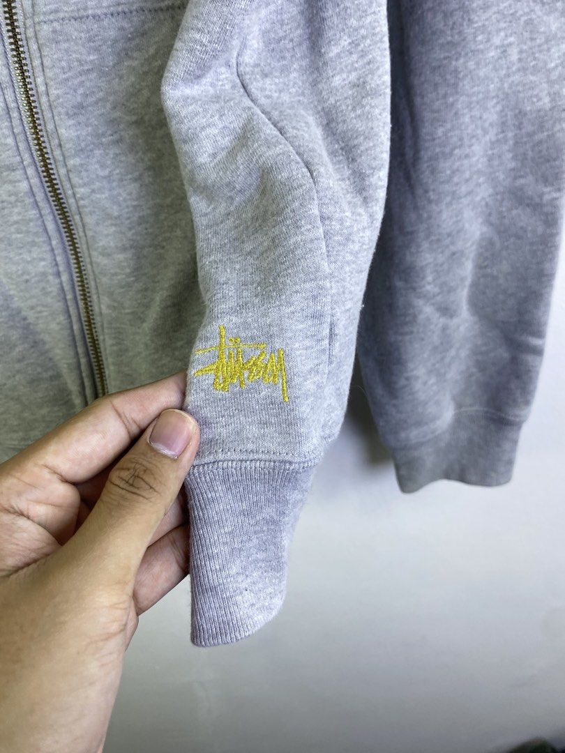 Vintage Stussy Zip Up (Category: Coats, Jackets and Outerwear) located in Manila. Submitted by declutterpromax (Listing ID 1462079931, Image 2). Description: .