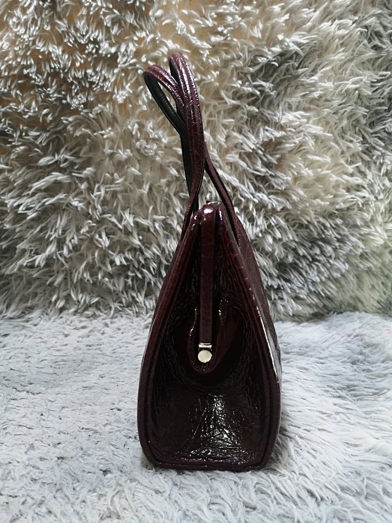 Vintage Style Exotic Textured Embossed Hand Bag (Category: Purses & Pouches) located in Santa Cruz. Submitted by jmy_surplus.2 (Listing ID 1462043262, Image 2). Description: Size ; L- 8 W - 11 Color ; Red Type ; Hand bag Brand ; No brand Material ; Leather Style ; Dark Red Exotic Hand bag LR 165 JMY 4 Batch #220.