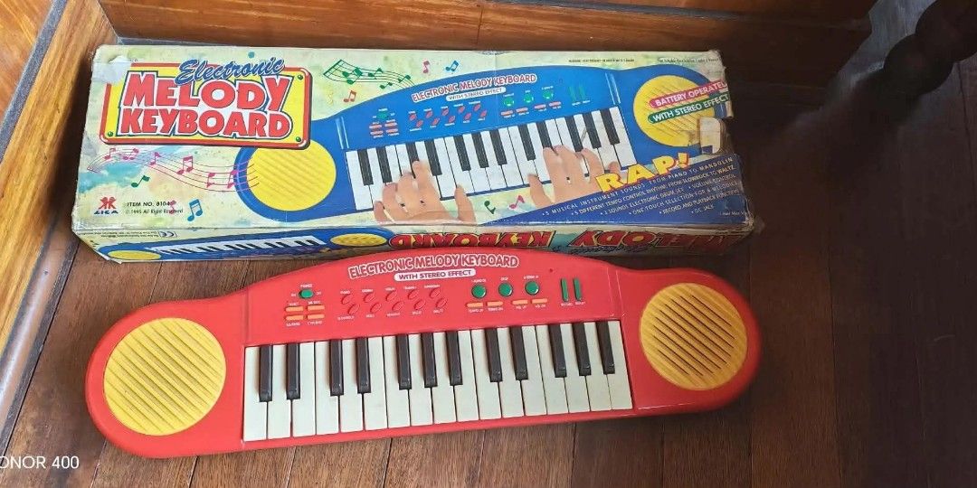 Vintage toys (Category: Educational & Learning Toys) located in Malabon City. Submitted by bugoy18 (Listing ID 1462127255, Image 2). Description: vintage keyboard toy mickey mouse cash register.
