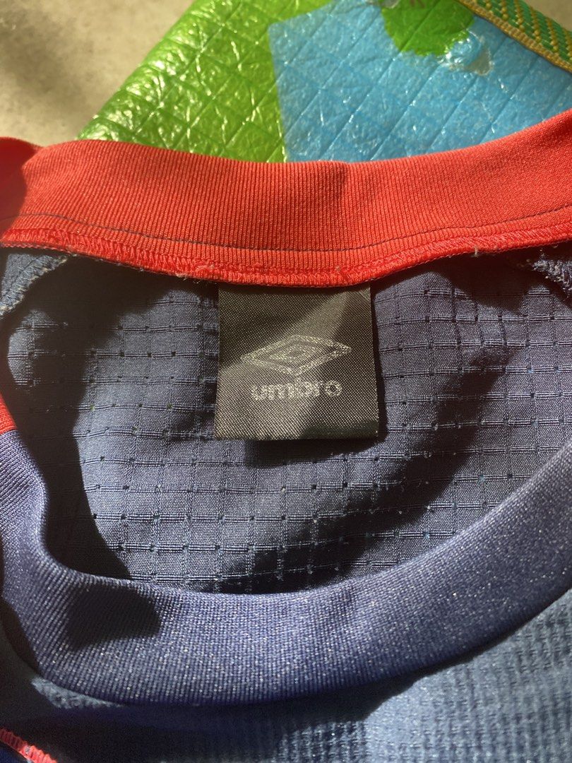 Vintage Umbro Longsleeve (Category: Activewear) located in Manila. Submitted by thrift-things (Listing ID 1462039362, Image 3). Description: .