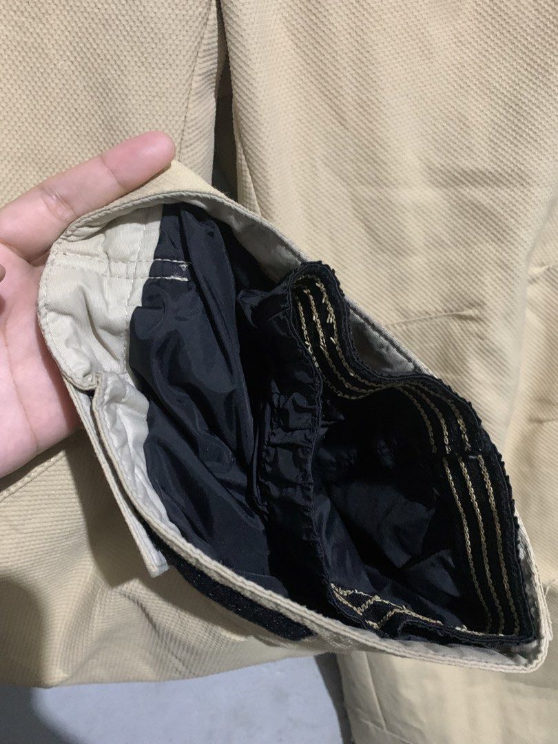 Waterproof pants (Category: Coats, Jackets and Outerwear) located in Valenzuela. Submitted by jenfer2 (Listing ID 1462085434, Image 3). Description: Waterproof pants. Gnda nitooo! Babagsak lang tlaga yung tubig. Size: 30-34 Length: 38 Leg hole: 9-10 399💰 Bignay Valenzuela loc.