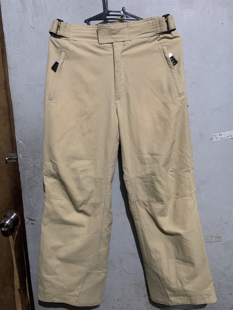 Waterproof pants (Category: Coats, Jackets and Outerwear) located in Valenzuela. Submitted by jenfer2 (Listing ID 1462085434, Image 1). Description: Waterproof pants. Gnda nitooo! Babagsak lang tlaga yung tubig. Size: 30-34 Length: 38 Leg hole: 9-10 399💰 Bignay Valenzuela loc.