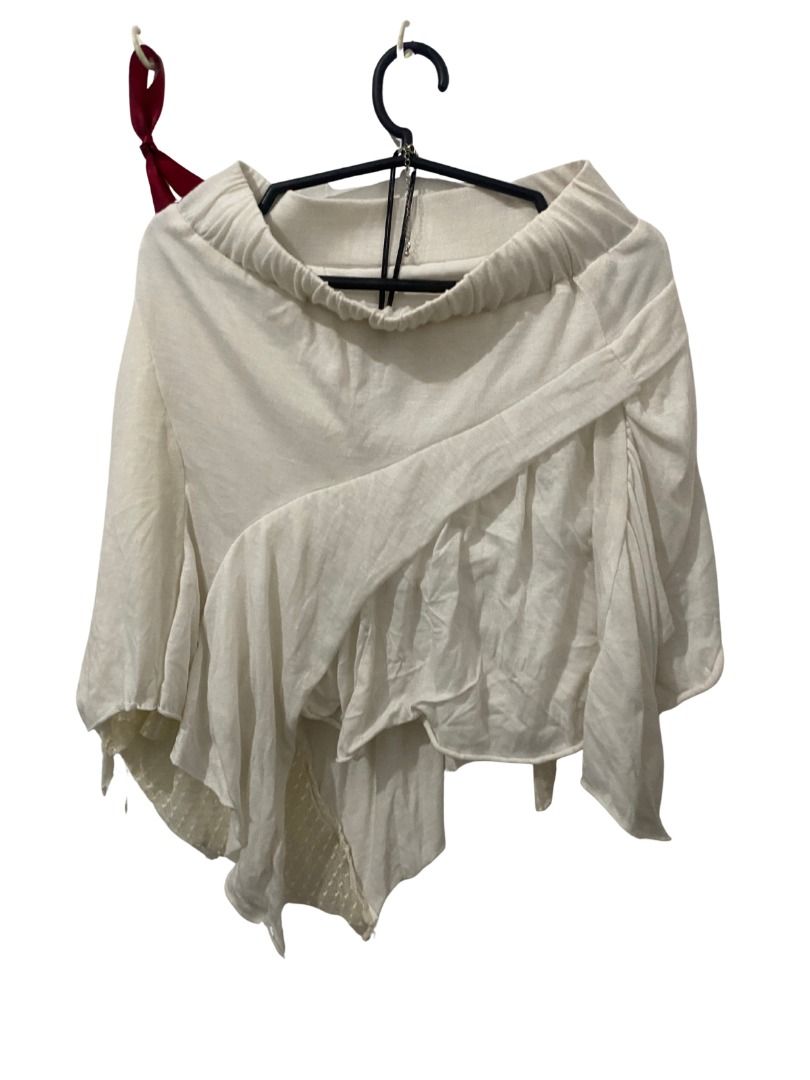 whimsical white laced skirt (Category: Skirts) located in Quezon City. Submitted by kastiel00 (Listing ID 1462201668, Image 1). Description: need washing small to medium.