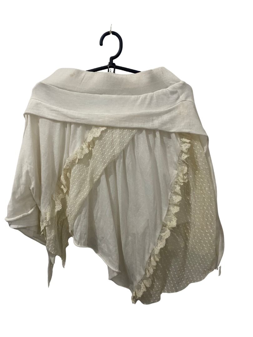 whimsical white laced skirt (Category: Skirts) located in Quezon City. Submitted by kastiel00 (Listing ID 1462201668, Image 2). Description: need washing small to medium.