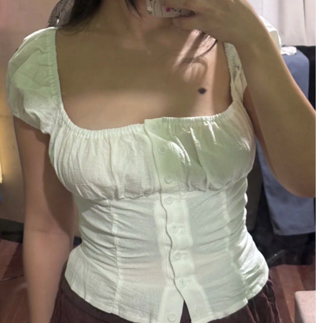 White Bustier Puff Sleeve Top Blouse (Category: Blouses) located in Makati City. Submitted by archivesby_z (Listing ID 1462098701, Image 3). Description: Brand New.