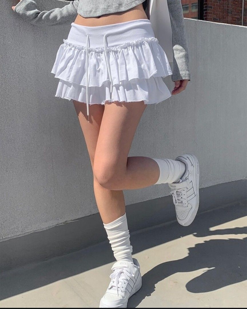 white ruffle skirt (Category: Skirts) located in Caloocan City. Submitted by houseoflarra (Listing ID 1462215144, Image 2). Description: got this from korea brand name is @outt_wholesale on ig - js stuck never nagamit.