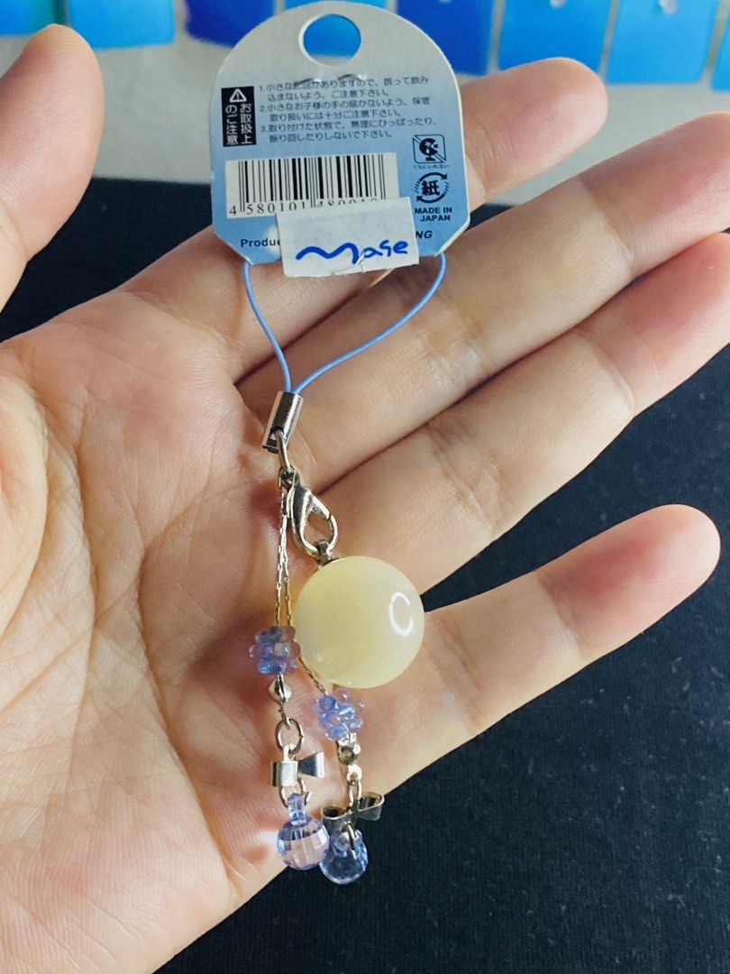 White Snow jewel charm (Category: Luxury Accessories) located in Manila. Submitted by kawaii_omocha_est2020 (Listing ID 1462213119, Image 3). Description: ✅ Mine Now, Pay Now ✅ Please check all photos for complete details. ✅ Please manage your expectations, most items are preloved and not for those who are sensitive about condition. ✅ Actual color may vary due to lighting conditions. ✅ Due to limited reply quota, I will only entertain serious buy