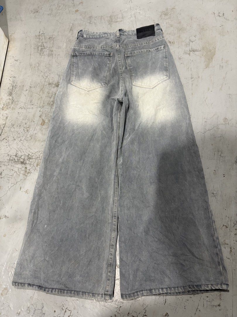 whose.studio light-smoke wide-leg baggy denim jeans (Category: Jeans) located in General Santos City (Dadiangas). Submitted by a.rt.eyes (Listing ID 1462212195, Image 1). Description: Waistline 29-30 stretchable Length 40 Rise 14 Leg opening 13 Excellent condition Color rate 9/10 Need wash only Location general santos city, Mindanao .