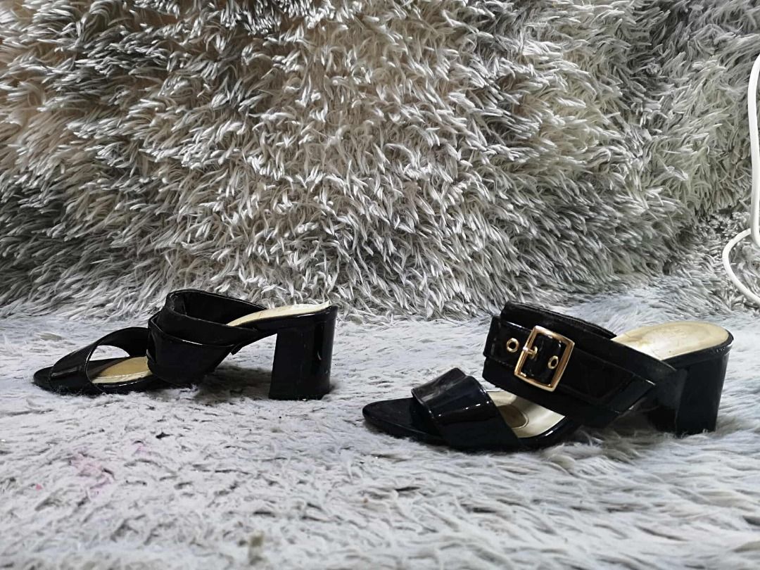Wide Strap Accented Black Open Toe Heeled Mules (Category: Heels) located in Santa Cruz. Submitted by jmy_surplus.2 (Listing ID 1462089998, Image 2). Description: Size ; 23.5 cm Color ; Black Type ; Heels Brand ; No brand Material ; Leather Style ; Black leather Open Toe Heels LR 159 JMY 4 Batch #220.