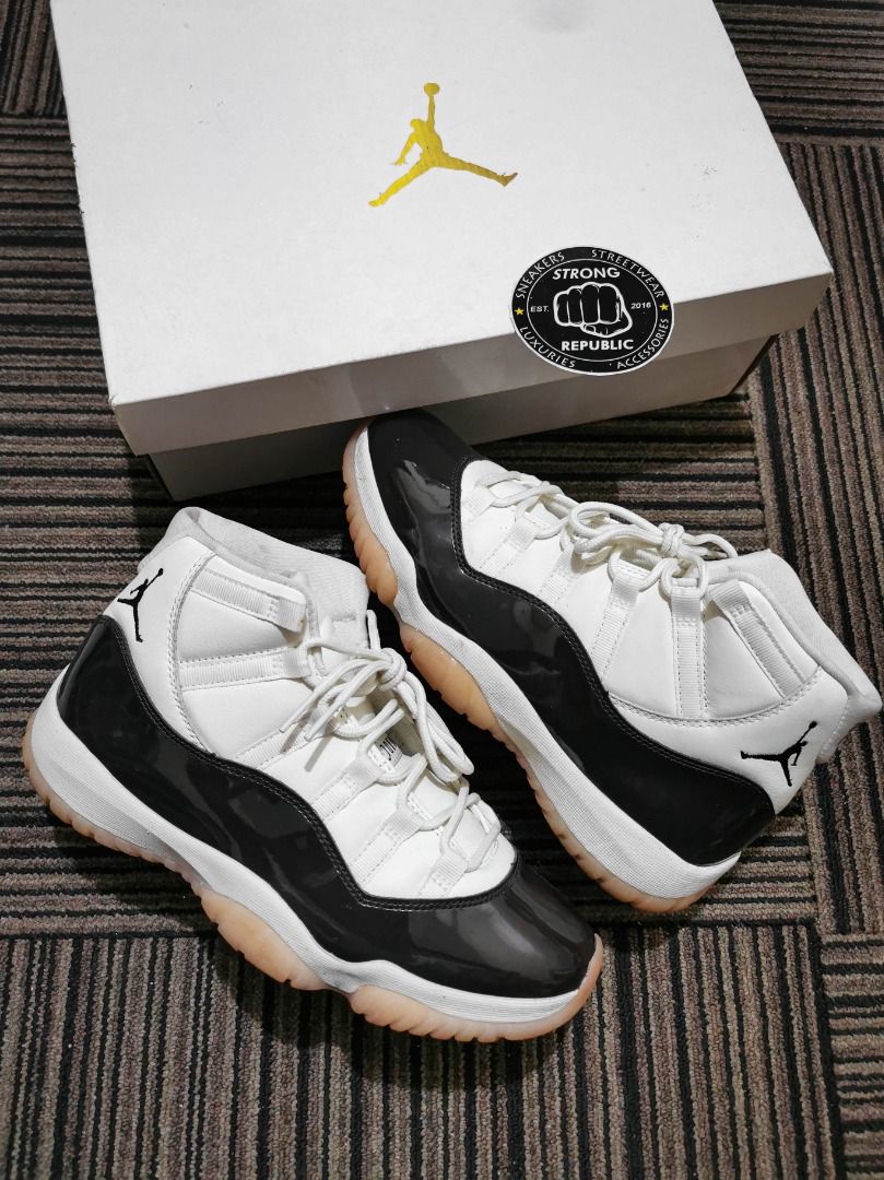 Wmns Air Jordan 11 Retro Neapolitan (Category: Sneakers) located in Cainta. Submitted by STRNGRPBLCPH (Listing ID 1462087169, Image 1). Description: Wmns Air Jordan 11 Retro 'Neapolitan' AR0715-101 Size 9W / 7.5M US PHP4,000 Used 9.5/10 with OG Box Mini stains on sockliner Patent Drags 100% Legit Authentic Local release Location: Cainta, Rizal. +SF.