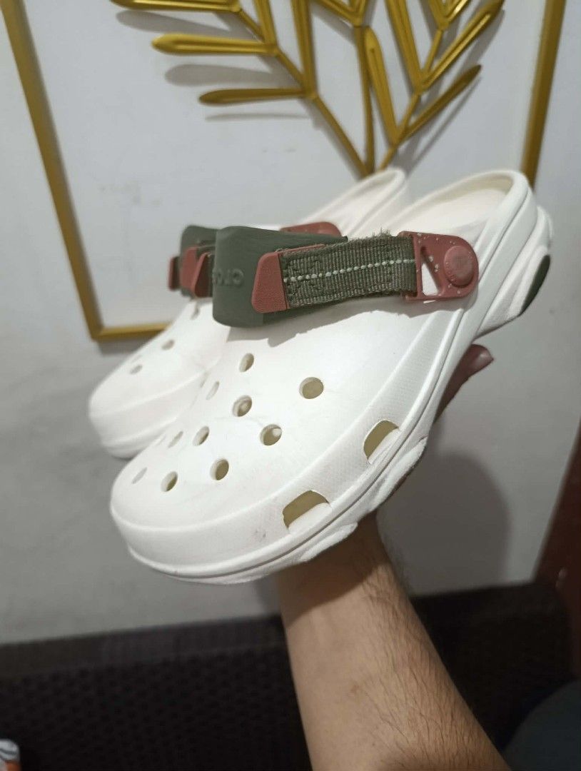 Womens 7 crocs (Category: Slippers and slides) located in Mandaluyong City. Submitted by kasoysoythrift28 (Listing ID 1462087107, Image 3). Description: w7 m5.