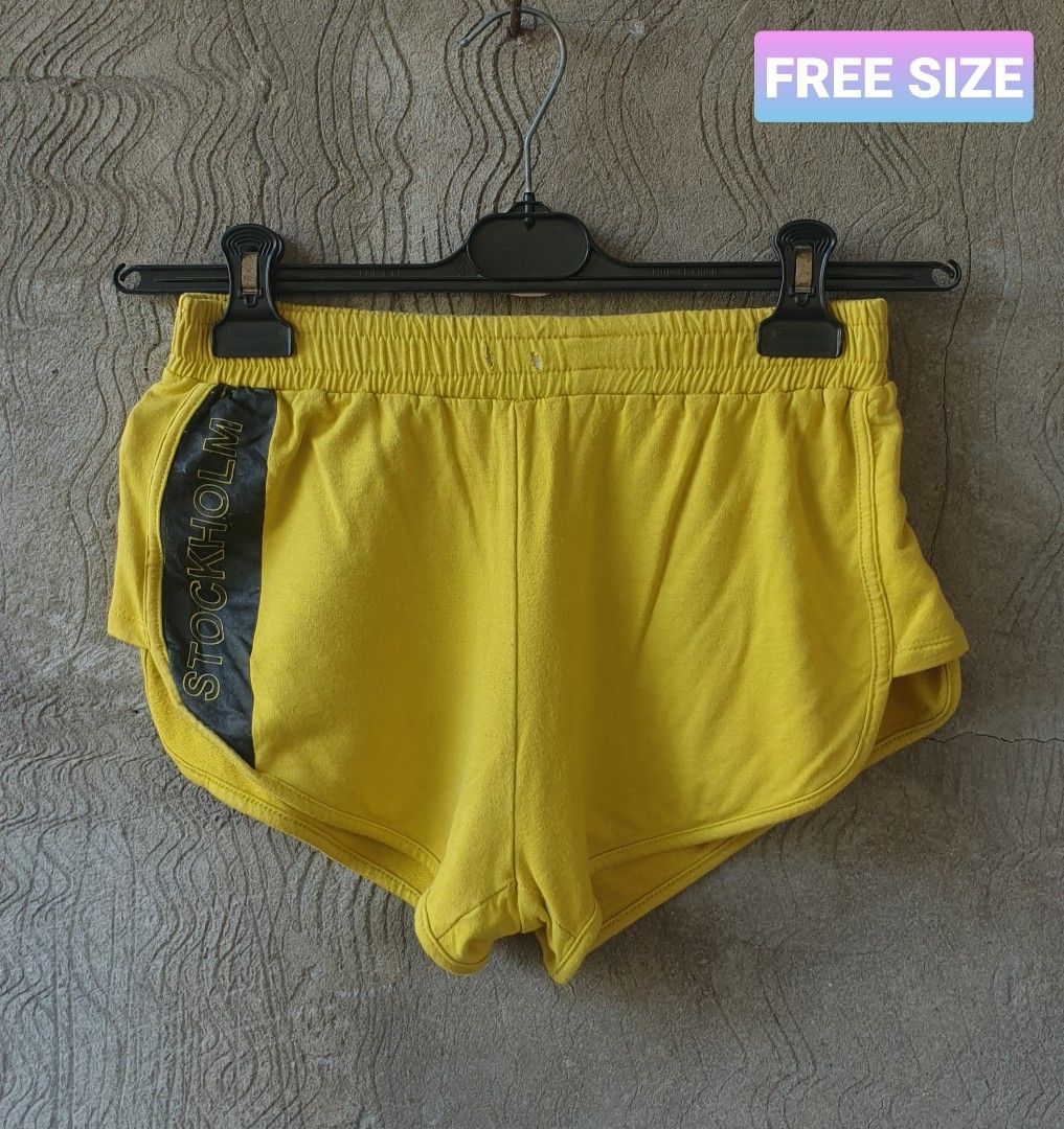 Womens Short Random Sizes (Category: Shorts) located in Manila. Submitted by goodarrivals (Listing ID 1462055971, Image 3). Description: Free Love Women Shorts Random Sizes Good Conditions Wash & Wear Royal Blue | P80 Mint Green | P80 Yellow | P35 Ship.Fee = p70 Location: Lucena City, Quezon Courier: JNT Door to Door Pay First | Ship Later MOP | GCASH / MAYA.