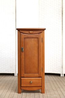 (Category: ) located in . Submitted by FurnitureGallery (Listing ID 1462257537, Image 1). Description: .